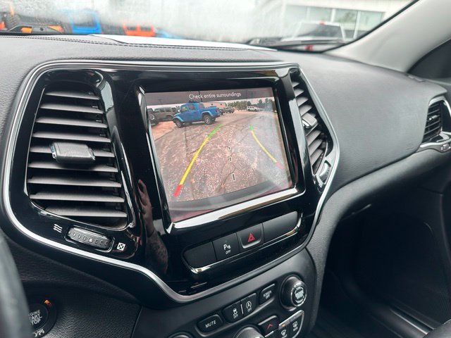Used 2019 Jeep Cherokee Limited AWD/4WD image 28