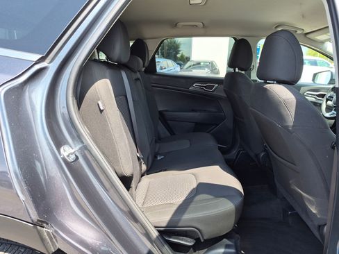 Used 2025 Kia Sportage LX AWD/4WD image 30