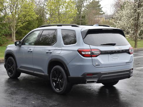 New 2025 Honda Pilot Black Edition image 5