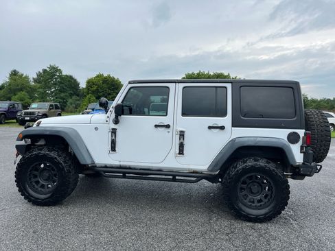 Used 2016 Jeep Wrangler Unlimited Sport w/ Max Tow Package AWD/4WD image 6
