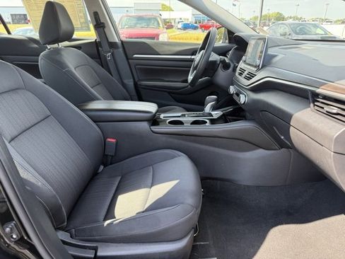 Used 2023 Nissan Altima 2.5 SV image 8