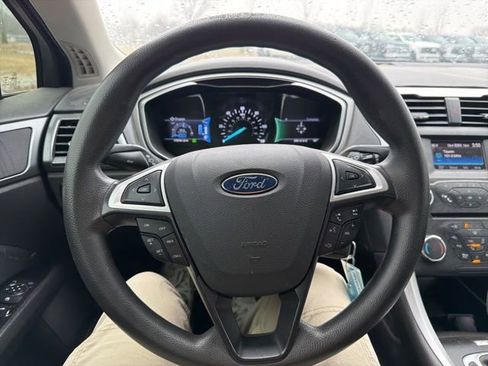 Used 2016 Ford Fusion SE image 34