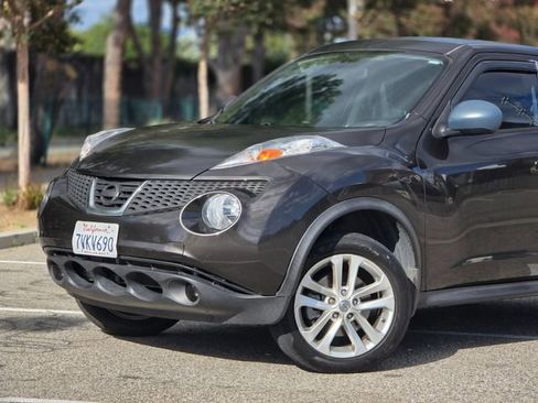 Used 2013 Nissan Juke S FWD image 12