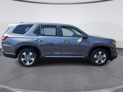 Used 2025 Honda Pilot EX-L image 2