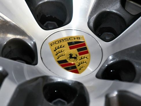 Used 2024 Porsche Macan image 91