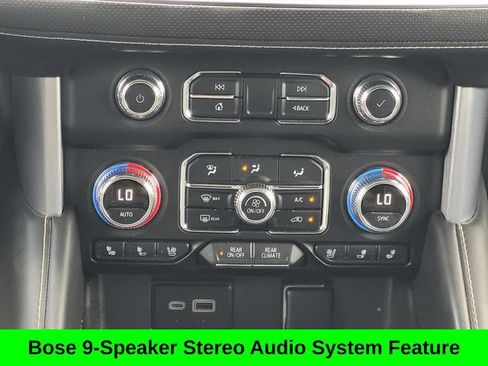 Used 2024 GMC Yukon SLT w/ SLT Luxury Package RWD image 16