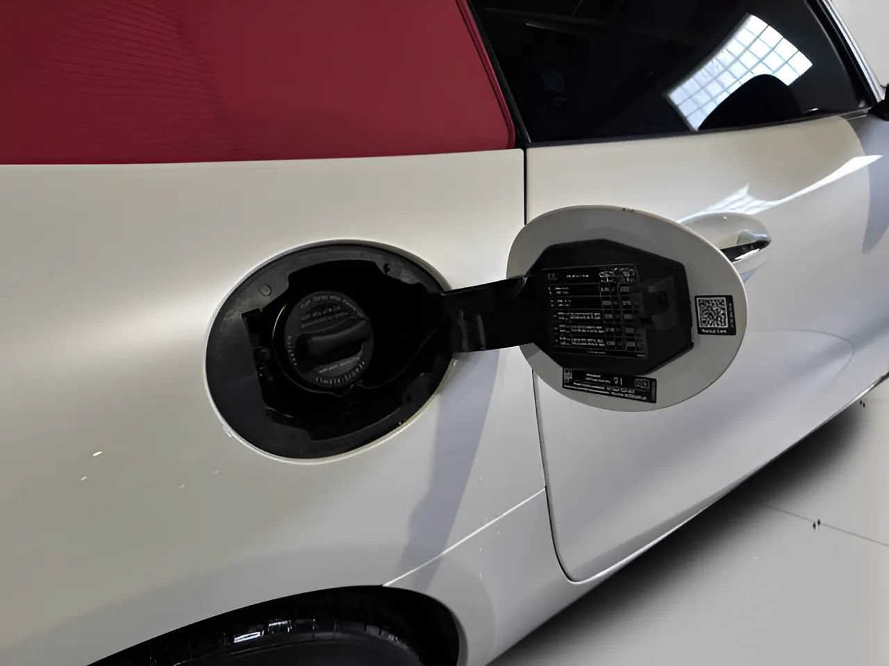 Used 2018 Mercedes-Benz AMG GT Roadster image 18