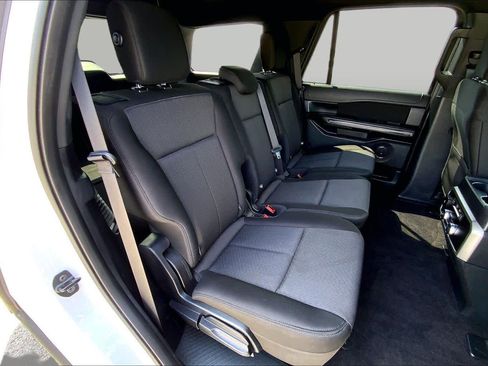 Used 2019 Ford Expedition XLT RWD image 18