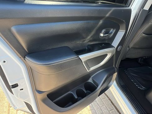 Used 2019 Nissan Titan PRO-4X w/ Pro-4x Convenience Package image 23