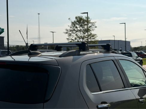 Used 2020 Chevrolet Trax LT w/ Sun & Sound Package FWD image 6