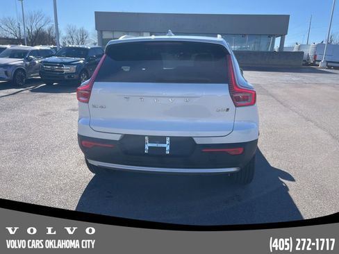 Certified 2023 Volvo XC40 B5 Plus w/ Climate Package image 6