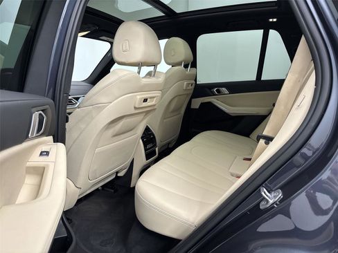Used 2019 BMW X5 xDrive40i w/ Convenience Package AWD/4WD image 29