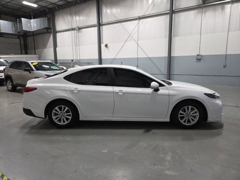 Certified 2025 Toyota Camry SE image 6