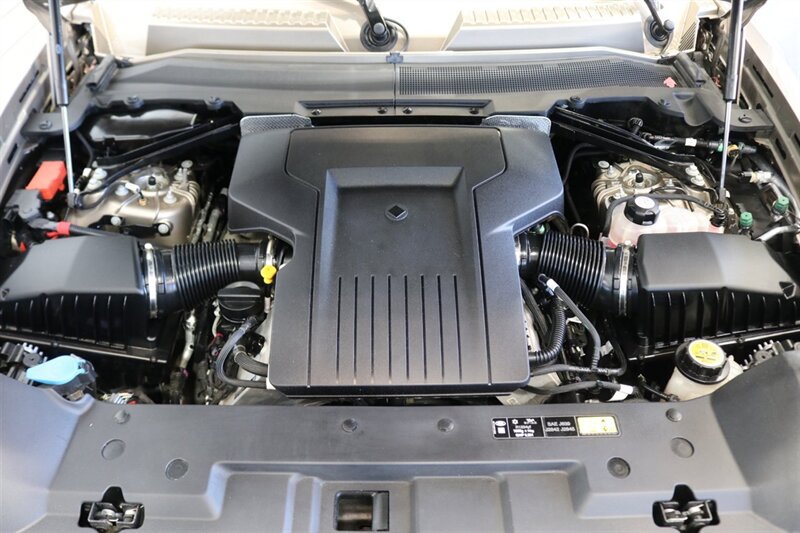 Used 2025 Land Rover Defender 110 AWD/4WD image 51