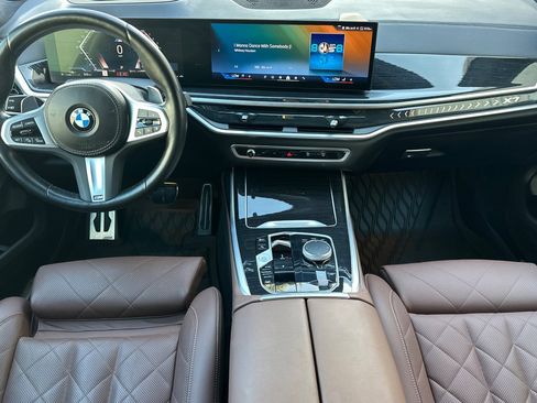 Used 2024 BMW X7 xDrive40i w/ M Sport Package image 17
