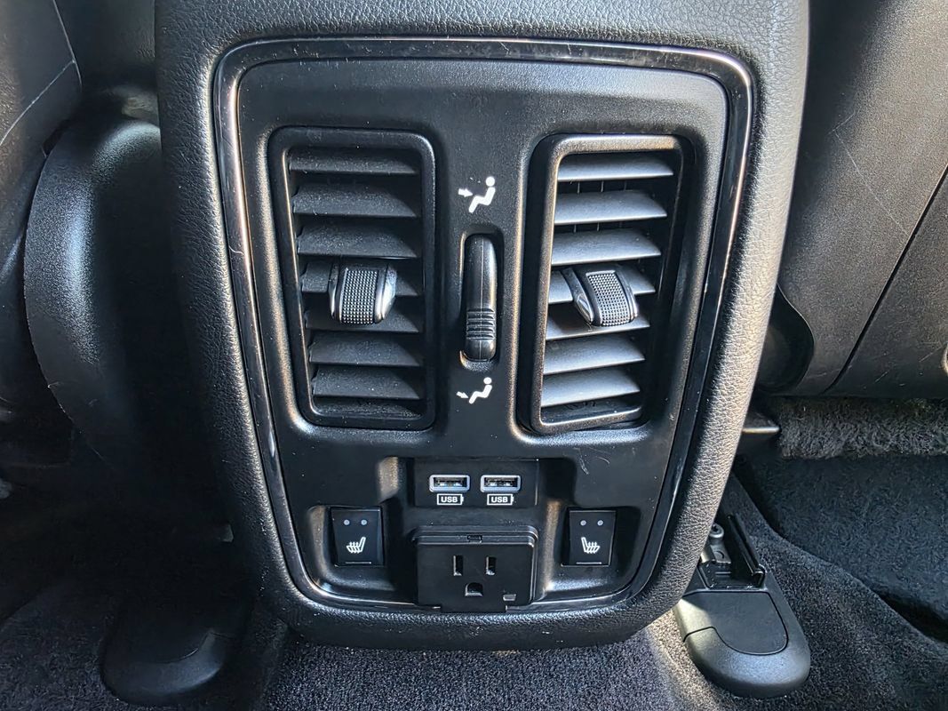 Used 2016 Jeep Grand Cherokee Limited AWD/4WD image 23
