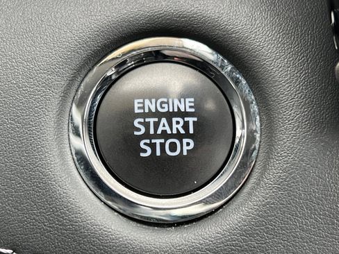 Certified 2023 Toyota Highlander XLE image 23