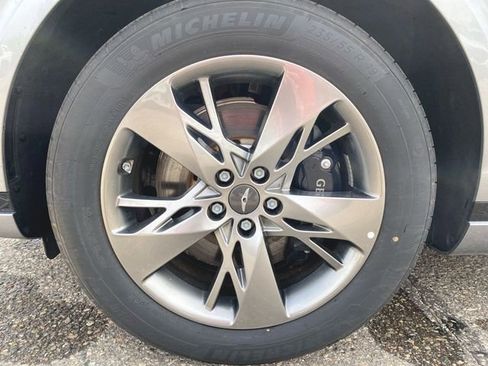 Used 2025 Genesis GV70 3.5T Sport AWD/4WD image 33