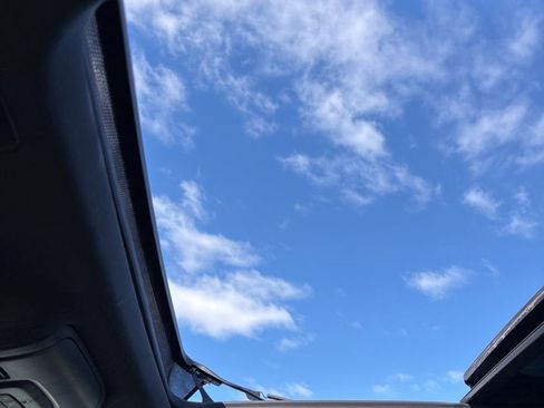 Used 2021 Chevrolet Suburban LT w/ LT Signature Package image 14