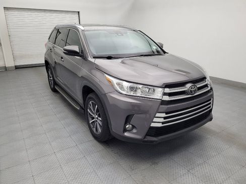 Used 2019 Toyota Highlander XLE FWD image 13