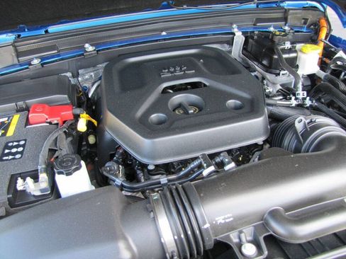 Used 2024 Jeep Wrangler Unlimited AWD/4WD image 33