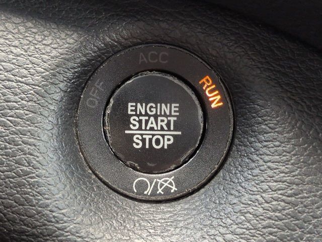 Used 2019 Jeep Cherokee Trailhawk AWD/4WD image 28