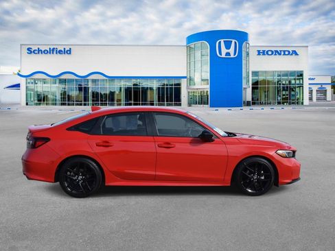 Used 2025 Honda Civic Sport image 2