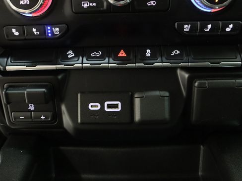 Used 2022 GMC Sierra 2500 AT4 AWD/4WD image 23