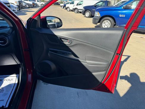 Used 2019 Hyundai Kona SE image 34