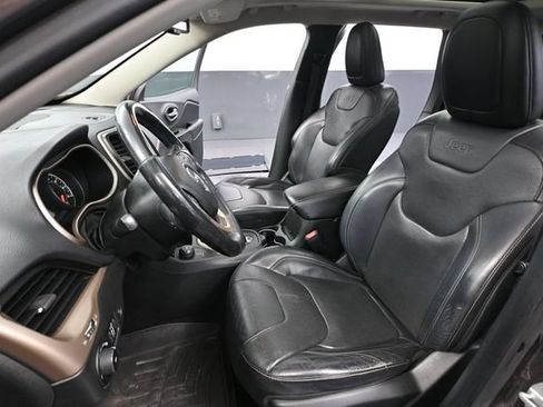 Used 2015 Jeep Cherokee Limited w/ Luxury Group AWD/4WD image 25