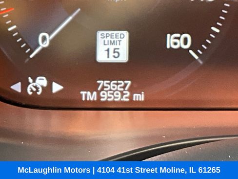 Used 2018 Volvo XC60 T5 Momentum w/ Convenience Package image 16