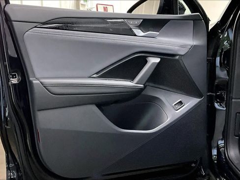 New 2026 Volkswagen Tiguan SE image 24