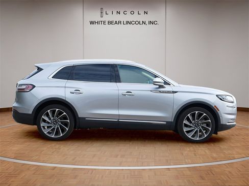 Used 2023 Lincoln Nautilus Reserve w/ Equipment Group 202A image 4