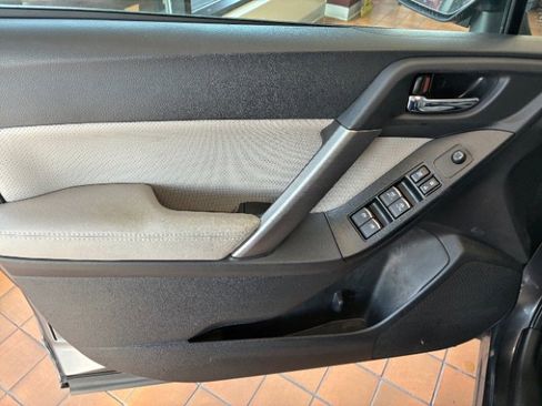 Used 2017 Subaru Forester 2.5i Limited image 16