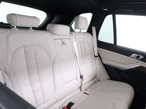 Used 2020 BMW X5 xDrive40i w/ Convenience Package AWD/4WD image 40