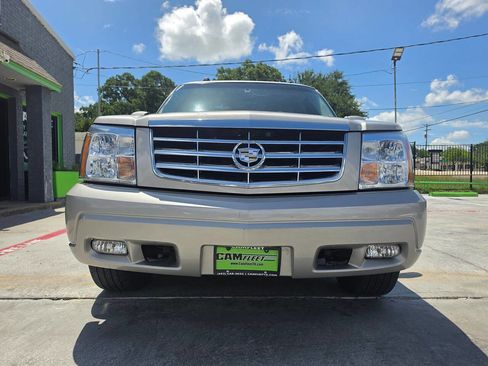 Used 2004 Cadillac Escalade ESV Platinum AWD/4WD image 8