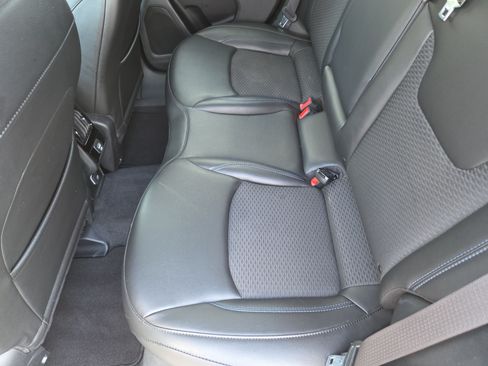 Certified 2022 Jeep Compass Latitude AWD/4WD image 23