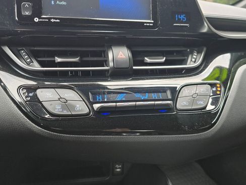 Used 2018 Toyota C-HR XLE image 31