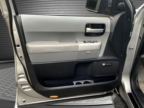 Used 2008 Toyota Sequoia Limited image 19