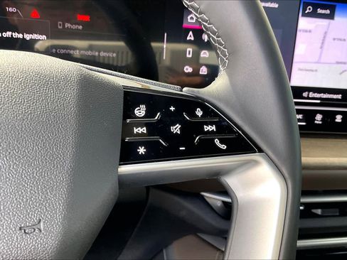 Used 2025 Audi Q5 Premium w/ Convenience Package image 24