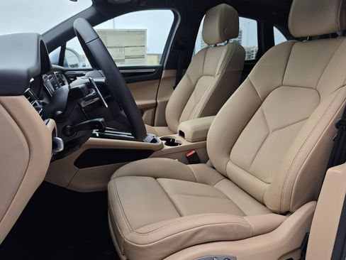 New 2026 Porsche Macan AWD/4WD image 20