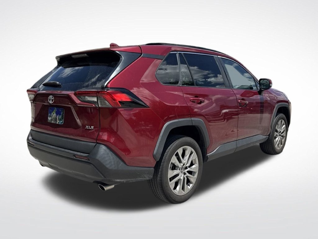 Used 2023 Toyota RAV4 XLE Premium FWD image 5