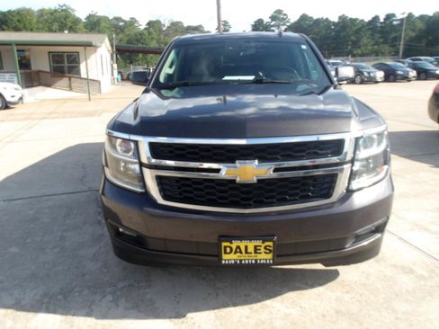 Used 2016 Chevrolet Suburban LT RWD image 3