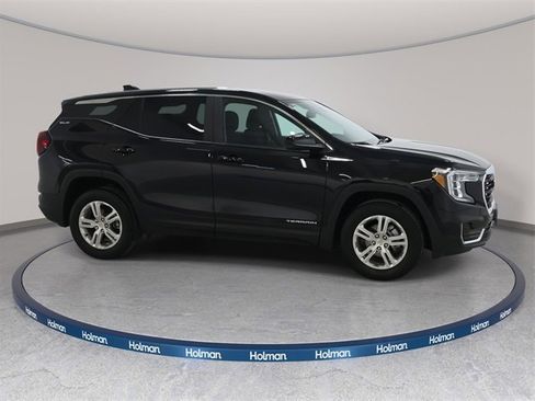 Used 2024 GMC Terrain SLE image 5