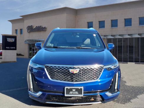 Used 2023 Cadillac XT6 Premium Luxury image 2