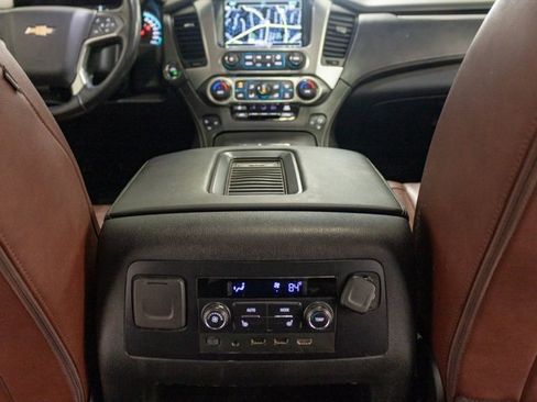 Used 2019 Chevrolet Suburban Premier w/ Premier Plus Edition image 9