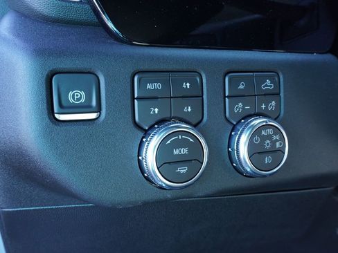 New 2026 GMC Sierra 2500 SLT w/ SLT Convenience Package image 18