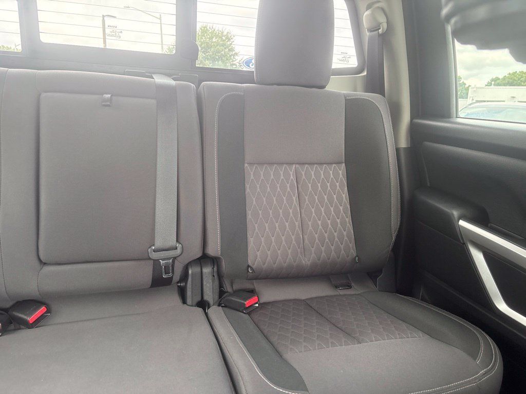 Used 2021 Nissan Titan SV w/ SV Convenience Package AWD/4WD image 14