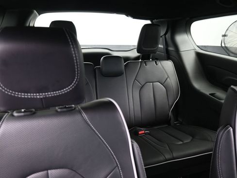 New 2026 Chrysler Pacifica Limited w/ S Appearance Package image 38