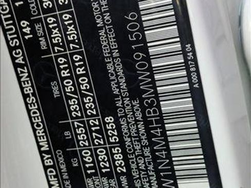 Used 2021 Mercedes-Benz GLB 250 4MATIC image 25